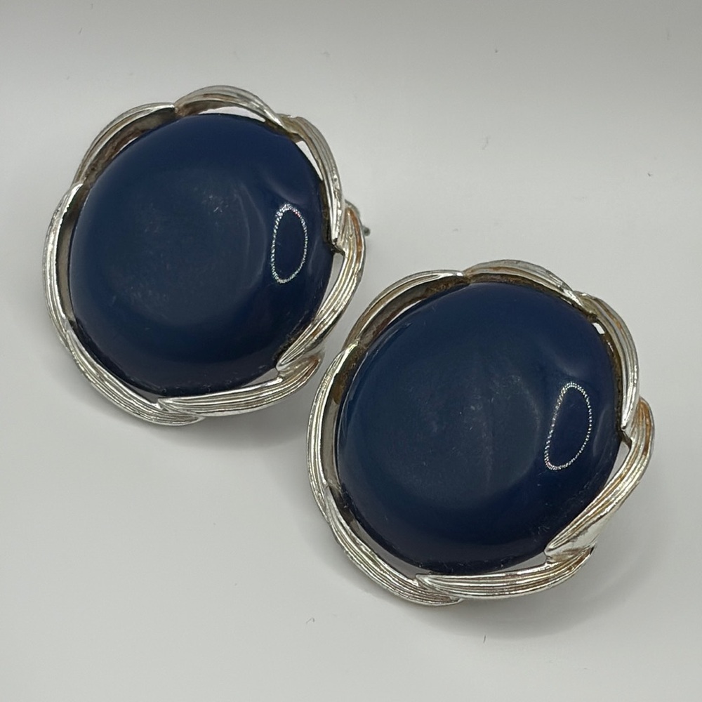 Vintage 50’s Lisner Elegant Silver and Navy Earrings Clip Ons